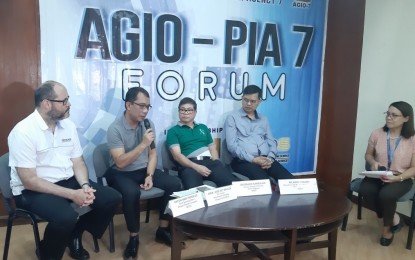 <p><strong>ENERGY TASK FORCE. </strong>Department of Energy-Region 7 (Central Visayas) Acting Director Jose Rey Maleza (second from left) announces the Energy Task Force Election has been activated to ensure enough power supply on the May 13 election during the PIA forum in Cebu City on Thursday (April 25, 2019). Also in photo (left to right) are Visayan Electric Company chief operating officer Anton Mari Perdices; National Grid Corporation of the Philippines Visayas network manager Diosdado Sandulan; NGCP operations and maintenance manager Ricardo Lozano; and PIA-7 information officer Hazel Gloria. <em>(Photo by John Rey Saavedra)</em></p>