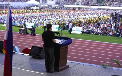 <p><strong>PALARO’S TOP SUPPORTER</strong>. President Rodrigo Duterte delivers an inspirational message to student-athletes during the 2018 Palarong Pambansa. Duterte’s frequent presence in the annual Palarong Pambansa opening rites since his overwhelming victory in the 2016 elections is one of his legacies in sports. <em>(File photo)</em></p>