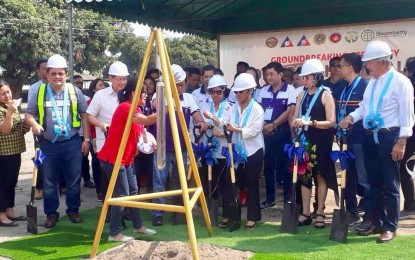 <p><strong>1ST OFW HOSPITAL IN PH.</strong> Labor Secretary Silvestre Bello (front row, second from left), together with House Speaker Gloria Macapagal-Arroyo (front row, second from right) and Governor Lilia Pineda (front row, right), lead the groundbreaking ceremony for the first OFW Hospital and Diagnostic Center in the City of San Fernando, Pampanga on Wednesday (May 1, 2019). The facility will cater to the medical needs of the overseas Filipino workers and their families.<em> (Photo courtesy of the provincial government of Pampanga)</em></p>