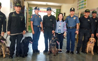 <p><strong>PREPARED TO SERVE.</strong> Explosives Detection Dogs (EDDs) of the Explosives and Ordinance Division- Police Regional Office in Western Visayas are now ready for May 13 election deployment. (L-R) EDDs 'Manny', 'Bruce', 'Obre', and 'King' have enough capabilities to detect bomb and other explosives that will help secure the May 13 polls.  <em>(Photo by Gail Momblan)</em></p>
<p><em> </em></p>