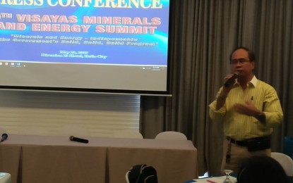 <p><strong>INTENSIFIED MONITORING.</strong> Mines and Geosciences Bureau (MGB) Regional Director for Western Visayas Roger A. de Dios announces plans to intensify monitoring of mineral extraction in the region during a press conference in Iloilo City on Thursday (May 23, 2019).  De Dios said the MGB has observed unreported volume of extracted minerals in the region.  <em>(PNA photo by PGLena)</em></p>