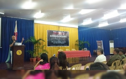 <p><strong>THE RESCUE.</strong> Former Philippine Army Captain Oliver Almores tells about his book 'THE RESCUE: God’s Amazing Grace' during the book launch at the Central Philippine University (CPU) in Iloilo City's Jaro district on Wednesday (June 5, 2019). Almonares was the commanding officer of the 15<sup>th</sup> Scout Ranger Company Special Operations Command that rescued American missionary Gracia Burnham from the hands of the Abu Sayaff in 2002. <em>(PNA Photo by Gail Momblan)</em></p>
