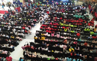 <p><strong>MIGRANT WORKERS DAY.</strong> Thousands of overseas Filipino workers (OFWs) from Western Visayas enjoy the live entertainment provided by the Philippine National Police (PNP) Band during the celebration of the Migrant Workers Day held at the Robinsons Place Pavia on Wednesday (June 6, 2019). Regional Director Wilfreda L. Misterio of the Overseas Workers Welfare Administration-Western Visayas said the celebration of the Migrant Workers Day slated June 7 of every year coincides with the enactment of the Migrant Workers Act. <em>(PNA photo by Perla G. Lena)</em></p>