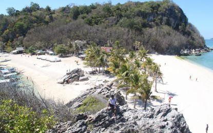 <p><strong>BOOMING TOURISM.</strong>  Antonia Island Resort, one of the 13 islands and islets of Islas de Gigantes within the larger Western Visayas archipelago in the Visayan Sea. Located in the municipality of Carles, Iloilo, the Gigantes Islands is the fast emerging and popular tourist destination in Western Visayas.  <em>(PNA photo by Jelly Musico)</em></p>