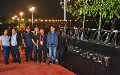 <p><strong>ESPLANADE OPENING. </strong> (From left) Assistant District Engineer Leah Jamero, Bacolod District Engineer Abraham Villareal, City Police Director Col. Henry Biñas, Councilor Em Ang, Mayor Evelio Leonardia, and Lone District Rep. Greg Gasataya during the inauguration of the Bacolod City Esplanade beside the Bacolod City Government Center on Monday night (June 17, 2019). The esplanade will serve as protection of the riverbanks from possible erosion and a good venue for recreation, social and fitness activities of Bacolod residents and tourists. <em>(Photo courtesy of Bacolod City PIO)</em></p>
<p> </p>