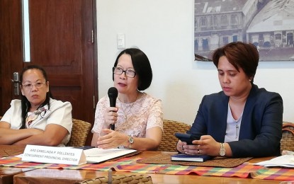 <p><strong>ENTREPRENEURIAL REVOLUTION.</strong> The Department of Trade and Industry (DTI)-Iloilo eyes entrepreneurial revolution as it embarks on its “Negosyo Serbisyo sa Barangay” program. DTI Assistant Regional Director and concurrent Director for Iloilo Ermelinda P. Pollentes (center), said they target 87 barangays from 17 fourth to fifth class municipalities as this year’s program recipients during a press conference held in Iloilo City on Wednesday (June 19, 2019). <em>(PNA photo by Pearl G. Lena)</em></p>