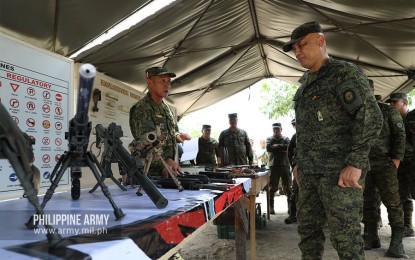 <p>Philippine Army commander, Lt. Gen. Macairog Alberto (right). (Photo<em> courtesy: Office of the Army Chief Public Affairs)</em></p>