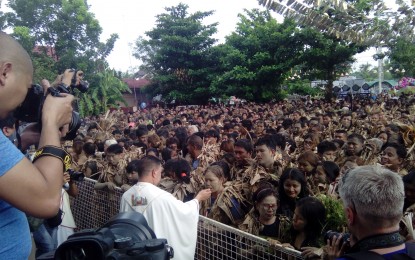 <div class="gs">
<div class="">
<div id=":235" class="ii gt">
<div class="a3s aXjCH ">'<strong>TAONG PUTIK' FESTIVAL</strong>. Covered in mud and dried banana leaves, locals hear the Holy Mass officiated by Bishop Sofronio Bancud of the Diocese of Cabanatuan during the Pagsa-San Juan (Taong Putik Festival) in Barangay Bibiclat, Aliaga, Nueva Ecija on Monday, June 24, 2019. By turning themselves into mud people, participants emulate St. John the Baptist, who appears in most Biblical tales dressed like a beggar.<em> (Photo by Marilyn Espiritu-Galang)</em><br /><br /><br /></div>
</div>
<div class="hi"> </div>
</div>
</div>