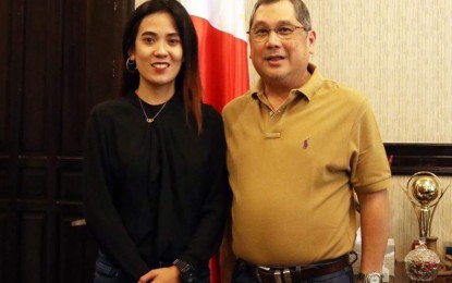 <p><strong>TOP EXAMINEE. </strong>Rosanie Bulacja (left), a graduate of Bago City College in Negros Occidental who placed third in the June 2019 Criminologist Licensure Examination, meets with Bago City Mayor Nicholas Yulo during her courtesy call at the mayor’s office on Wednesday (July 3, 2019). Bulacja plans to become a police officer and a teacher. <em>(Photo courtesy of The City Bridge Bago City Newsletter)</em></p>
