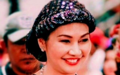 <p>A smiling Maguindanao Governor Mariam Sangki-Mangudadatu. <em><strong>(Photo courtesy of Dennis Arcon – DXMY Cotabato)</strong></em></p>