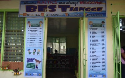<p><strong>PLASTICS FOR SCHOOL SUPPLIES.</strong> A store at the Burgos Central Elementary School in Poblacion, Burgos, Ilocos Norte offers school supplies or grocery items in exchange for plastic waste. Open from 10 a.m. to 11:30 a.m. and from 4:15 p.m. to 5:15 p.m. Monday to Friday, the store accepts clean plastic waste items only. <em>(Photo courtesy of Joegie Jimenez)</em></p>