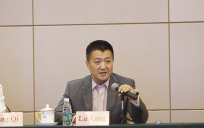 <p>China's Ministry of Foreign Affairs spokesperson Lu Kang answers questions from journalists from Africa, Asia Pacific, and Latin America at the Jianguomenwai Diplomatic Residence Compound in Beijing on July 9, 2019. <em>(PNA photo by Kris Crismundo)</em></p>