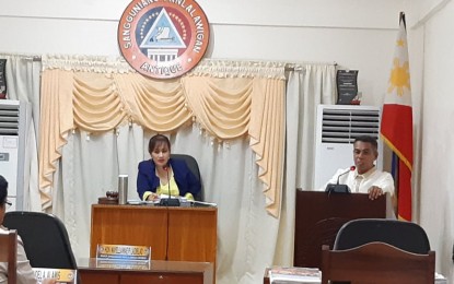 <p><strong>FINAL BUDGET.</strong> The Antique Provincial Board approves the PHP1.5-billion budget of the province during its regular session on Thursday (July 11, 2019). The previously approved budget was returned by the Department of Budget and Management after the requirement that the 20 percent budget from Internal Revenue Allotment should go to development projects was not met.<em> (PNA photo by Annabel J. Petinglay)</em></p>