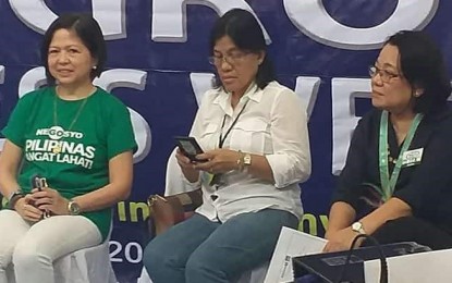 <p><strong>BUSINESS TALK.</strong> (From left) Mary Ann Colmenares, chairperson of the Negros Occidental Provincial MSME Development Council; Lucille Gelvolea, head of the Provincial Economic Enterprise Development Department; and Lea Gonzales, provincial director of the Department of Trade and Industry-Negros Occidental, in one of the events of the just-concluded 11th Negros Business Week held at Robinsons Place Bacolod. The signing of the Philippine Innovation Act has made MSMEs in Negros Occidental optimistic about the growth and development of local entrepreneurs. <em>(Photo by Erwin P. Nicavera)</em></p>