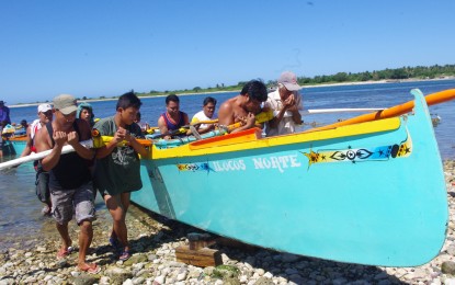 <p><strong>INSURANCE COVERAGE.</strong> Farmers, fishers and livestock raisers in Ilocos Norte now have insurance coverage, courtesy of the provincial government and the Philippine Crop Insurance Corp. Since July 11, 2019, provincial agriculture office field workers have been reaching out to registered farmers and fisherfolk associations across the province to brief target beneficiaries.<em> (PNA photo by Leilanie Adriano)</em></p>
