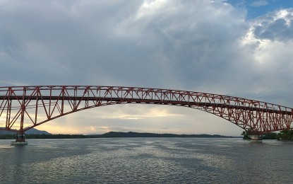 <p><strong>TO BE ILLUMINATED.</strong> The highest point of the 2.16-km. San Juanico Bridge that connects Leyte and Samar Islands. The central government on Friday (July 26, 2019) officially began the much-awaited PHP80-million San Juanico Bridge Aesthetic Lighting Project, the first of its kind in the country. <em>(PNA photo by Sarwell Meniano)</em></p>