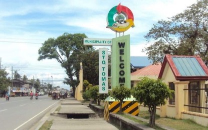 <p>The entry point leading to Sto. Tomas town, Davao del Norte. <em>(Photo by Mart Sambalud)</em></p>