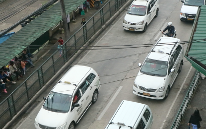 <p><strong>NO TO MORE TAXICABS.</strong> The city government is opposing the implementation of the Land Transportation Franchising and Regulatory Board (LTFRB)’s order issuing 200 units of taxi for the city aside from the revival of 200 more abandoned units which will put 400 additional vehicles on the streets. The opposition is based on the city’s claim that it will further swell the traffic problem in Baguio. <em>(Photo courtesy of PIA-CAR)</em></p>