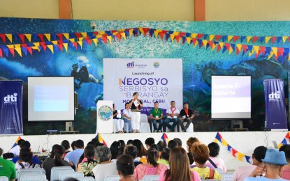<p><strong>BIZ IN BARANGAYS.</strong> Department of Trade and Industry 7 (Central Visayas) Director Asteria Caberte explains to participants of the DTI 'Negosyo sa Barangay' the effort of the Duterte administration to go down to the barangay-level to assist village entrepreneurs in developing their businesses, on Friday (August 9, 2019). Caberte said at least 44 barangay-based entrepreneurs were attracted to join the mentoring process of DTI-Cebu under the program. (Photo contributed by Marivic Aquilar/DTI-Cebu)</p>