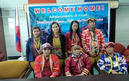 <p><strong>HOMECOMING.</strong> Seven of the eight Indigenous Peoples (IPs) representatives or the "Ambassadors of Truth" face the media on Thursday (August 15), and narrate their experience in the “Truth Caravan” in the United States of America. <em>(PNA photo by Che Palicte)</em></p>