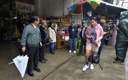<p><strong>BIZ INSPECTION</strong>. Mayor Benjamin Magalong is joined by other city officials in the inspection of different establishments. Several businesses have been closed over various violations since the mayor assumed office. <em>(Photo from Benjamin Magalong Facebook page)</em></p>