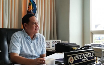 <p><strong>OVERCOMING CHALLENGES.</strong> Iloilo Governor Arthur Defensor Jr. cites the dengue outbreak and the fall in palay prices as the major challenges that confronted the province in 2019. Defensor laid down the efforts of the province in overcoming these tests, as he looks forward to more projects in the coming year. <em>(PNA file photo by Gail Momblan)</em></p>
