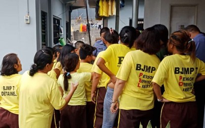 <p><strong>NO DRUGS SEIZED. </strong>Female inmates or Persons Deprived of LIberties (PDLs) at the Dumaguete City jail submit urine samples for drug testing on Thursday (August 20, 2019). The Philippine Drug Enforcement Agency (PDEA)-Negros Oriental a surprise inspection and random drug testing at the female dormitory of the Bureau of Jail Management and Penology (BJMP) facility in Barangay Bajumpandan, which yielded no illegal drugs or contraband items while drug test results were all negative. <em>(PNA photo by Juancho Gallarde) </em></p>