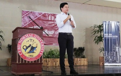 <p><strong>FOI ORDINANCE. </strong>Presidential Communications Operations Office (PCOO) Assistant Secretary Kristian Ablan, director for the Freedom of Information (FOI) Program, urges government information officers and spokespersons, students, and the academe to use FOI to combat misinformation and fake news against the government, during the PCOO Roadshow and Campus Caravan-Cebu leg on FOI at the Cebu Normal University on Tuesday (Aug. 27, 2019). Ablan also enjoined local government units to pass their respective FOI ordinance to institutionalize in their respective jurisdiction the directive of President Rodrigo Duterte to give the public access to public records and information. <em>(PNA photo by John Rey Saavedra)</em></p>