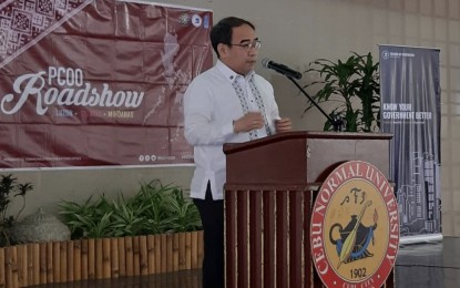 <p><strong>MEDIA SECURITY.</strong> Undersecretary Jose Joel Sy Egco of the Presidential Task Force on Media Security discusses the main reasons for violence involving media practitioners in the country, during the PCOO Roadshow on Freedom of Information and Media Security at the Cebu Normal University in Cebu City on Tuesday (Aug. 27, 2019). Egco said that "media violence in the country, harassment, and killings is a direct by-product of the hostile geo-political environment." <em>(PNA photo by John Rey Saavedra)</em></p>
