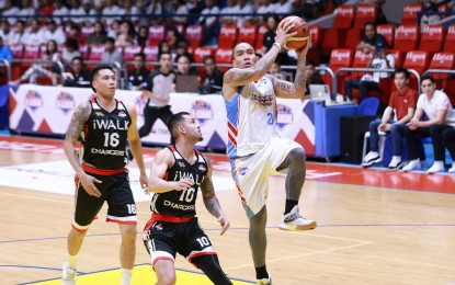 <p>Eloy Poligrates sizzled for a PBA D-League record 67 points in Marinerong Pilipino's mauling of IWalk. <em>(Image courtesy of the PBA Media Group)</em></p>