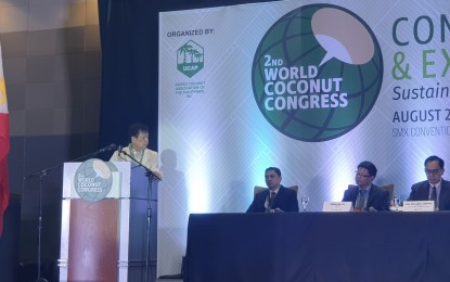 <p>Philippine Coconut Authority (PCA) Administrator Gonzalo Duque (leftmost).</p>