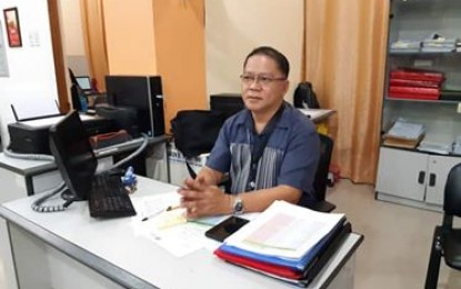 <p><strong>DTI BAGWIS AWARD.</strong> Department of Trade and Industry Specialist Glen Fernando says on Tuesday (September 3, 2019) they are still accepting applications for the prestigious Bagwis Award. The award is conferred to establishments which uphold the rights of consumers while practicing responsible business conduct. <em>(PNA photo by Annabel Consuelo J. Petinglay)</em></p>