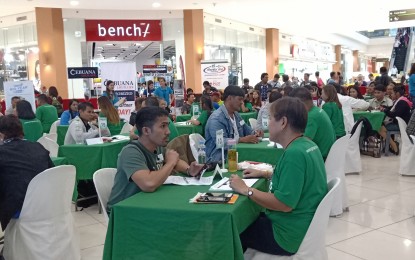 <p><strong>BUSINESS MENTORSHIP PROGRAM</strong>. Some 400 entrepreneurs and aspirants gather at a mall in Calasiao town in Pangasinan to learn from business experts on how they could start or grow their business through the Mentor Me on Wheels program on Monday (Sept. 9, 2019). The Department of Trade and Industry and the Philippine Center for Entrepreneurship (PCE) Go Negosyo initiated the program. <em>(Photo by Hilda Austria)</em></p>