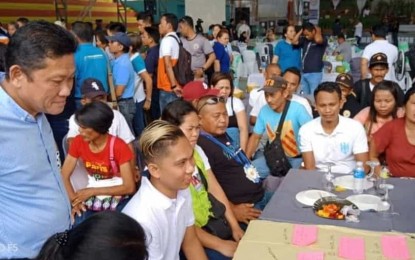<p><strong>DAGYAWAN SA BARANGAY.</strong> Barangay officials in Guihulngan City, Negros Oriental talk about issues and concerns during consultations on Tuesday (September 10, 2019). The Negros Oriental Task Force to End Local Communist Armed Conflict (NOTF-ELCAC), in cooperation with the Office of the Presidential Adviser of the Visayas, is holding a two-day activity that will end on Wednesday. <em>(Photo by Juancho Gallarde)</em></p>