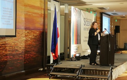 <p>DOST Undersecretary Rowena Cristina Guevara talks about the Niche Centers in the Regions for R&D (NICER), in a forum held in Manila on Wednesday (Sept. 11, 2019). (<em>PNA photo by Cristina Arayata</em>) </p>