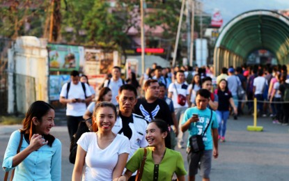 <p><strong>SUBIC FREEPORT WORKFORCE.</strong> Workers enter the Subic Bay Freeport main gate to get to their workplaces. At present, there are 135,224 active workers in the Freeport. <em>(Photo courtesy of SBMA)</em></p>