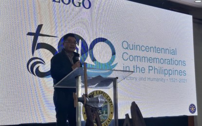 <p><strong>GALLANTRY OF LAPU-LAPU.</strong> Presidential Communications Operations Office Assistant Secretary for Brand Integration Ramon Cualoping III presents to the stakeholders the logo of the centennial commemorations in the Philippines during a meeting organized by the National Quincentennial Committee in Lapu-Lapu City on Friday (Sept. 13, 2019). Cualoping said it is a challenge for the Filipinos to adopt a key messaging on the celebration that focuses on the gallantry of Lapu-Lapu in the Victory of Mactan over Ferdinand Magellan, as the world celebrates the first circumnavigation that focuses on the discovery of the Philippines by the Spaniards. <em>(PNA photo by John Rey Saavedra)</em></p>