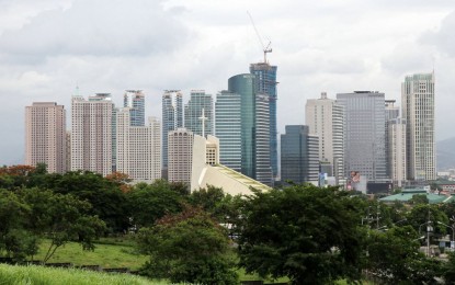 <p><strong>ECONOMIC GROWTH</strong>. The Philippines is expected to hit the economic growth target of 6 percent to 7 percent this year. The economy surged 6.2 percent in the third quarter of 2019, bringing the year-to-date economic growth to 5.8 percent.<em> (PNA file photo)</em></p>