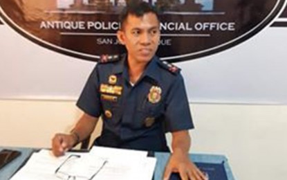 <p><strong>ENDING INSURGENCY.</strong> Antique Provincial Police Office deputy director, Lt. Col. Norby Escobar says on Tuesday (Oct. 1, 2019) that five considered insurgency-threatened municipalities in Antique will be the priority of the Provincial Task Force to End Local Communist Armed Conflict (PTF-ELCAC) in the delivery of basic services and road infrastructures. The PTF-ELCAC was created as Antique's response to the Whole of the Nation Approach.<em> (PNA photo by Annabel Consuelo J. Petinglay)</em></p>