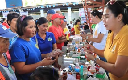 <p><strong>SERVICES FOR THE PEOPLE.</strong> Hundreds of residents in the insurgency-affected Canlaon City in Negros Oriental benefit from various basic services during the Serbisyong Caravan and Dagyawan: Talakayan ng Mamayan on Wednesday (Oct. 9, 2019). This is the second activity undertaken by the Negros Oriental Task Force to End Local Communist Armed Conflict (NOTF-ELCAC) as part of President Rodrigo Duterte's whole-of-nation approach to attain inclusive and sustainable peace.<em> (Photo courtesy of the Philippine Army)</em></p>