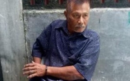 <p><strong>BUSTED.</strong> The alleged top leader of the New People’s Army in the Caraga region, Virgilio Lincuna, is arrested by government forces in an operation conducted at noon in Butuan City on Thursday (Oct. 10, 2019). Lincuna is facing three attempted murder charges. <em>(Photo courtesy of PRO-Caraga)</em></p>