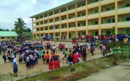 <p><strong>SAFE AND SOUND.</strong> Students of the Matalam National High School in Matalam, North Cotabato stream out in an orderly manner from their four-story school building after the magnitude 5-quake that hit North Cotabato on Friday (Oct. 11, 2019). The Provincial Disaster Risk Reduction and Management Council reported no damage to both life and property due to the tremor. <em>(Photo courtesy of North Cotabato PDRRMO)</em></p>