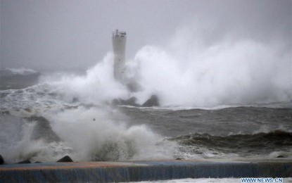 <p><strong>POWERFUL TYPHOON.</strong> Waves batter the shore in Atami, Shizuoka, Japan Saturday (Oct. 12, 2019). Typhoon Hagibis made landfall on the Izu Peninsula on Japan's main island at 7 p.m. Saturday local time, bringing heavy downpours and winds, while the country's weather agency issued heavy rain emergency warnings for more prefectures. <em>(Kyodo News via Xinhua)</em></p>