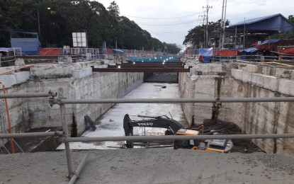<p><strong>NO BAN ON UNDERGROUND CONSTRUCTION.</strong> Tracks of the Metro Rail Transit Line 7 (MRT-7) under construction near the Quezon Memorial Circle in Quezon City. The Department of Transportation said the recent suspension order issued by the Quezon City government would only affect above-ground construction and not underground works of the MRT-7. <em>(PNA file photo)</em></p>