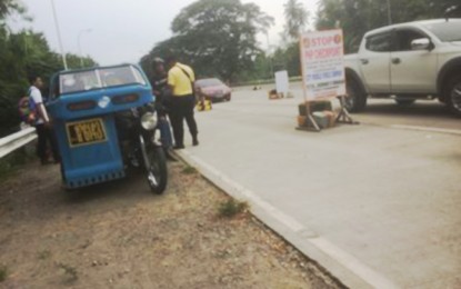 <p><strong>LOCKDOWN.</strong> The local government of General Santos starts the crackdown on “colorum” or unregistered tricycles coming from the neighboring localities, on Wednesday (Oct. 16, 2019). The move aims to reduce the number of unregistered tricycles plying the city’s streets. <em>(PNA photo by Richelyn Gubalani)</em></p>