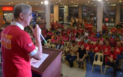 <p><strong>CAMPAIGN VS. POLIO.</strong> Governor Eugenio Jose Lacson lauds the Rotary Clubs in Negros Occidental during the launch of the 'End Polio Now' campaign at Robinsons Place Bacolod on Wednesday (Oct. 23, 2019). The event was held ahead of the World Polio Day on October 24 to heighten awareness of the resurgence of the debilitating and deadly disease. <em>(Photo courtesy of PIO Negros Occidental)</em></p>