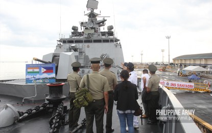 <p><strong>VISIT TO INDIAN SHIP.</strong> Ranking Philippine Army (PA) officials visit India's "Shivalik"-class guided missile frigate, INS Sahyadri, on Thursday (Oct. 24, 2019). The visiting vessel has missile capabilities which include the "BrahMos", the world's fastest supersonic missile. <em>(Photo courtesy of Army Chief Public Affairs Office)</em></p>