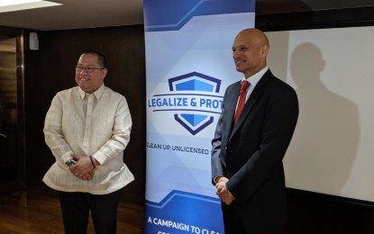 <p><strong>NO TO ILLEGAL SOFTWARE</strong>. OMB Chairman Anselmo Adriano (left) and BSA Director for Asia-Pacific Region Tarun Sawney (right) launch the Clean Up to the Countdown campaign to encourage Philippine businesses to go legal with their software, during a press briefing in Manila on Monday (Oct. 28, 2019). The briefing is part of the 2nd Optical Media Board Anti-Media Piracy Summit under the National Anti-Piracy Month of the OMB. <em>(PNA photo by Adrian Carlo Herico)</em></p>