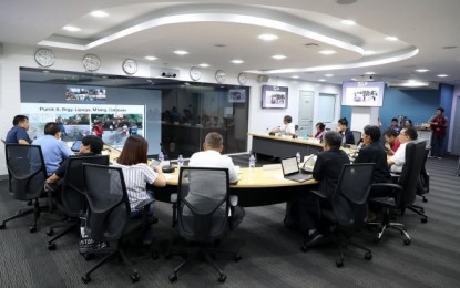<p><strong>QUAKE RESPONSE MEETING.</strong> The NDRRMC convenes its response cluster to monitor and assess relief operations, as well as coordinate response efforts, in relation to the series of earthquakes in Tulunan, Cotabato, on Thursday (Oct. 31, 2019). At least 14 people have so far been killed in the magnitude 6.6 and 6.5 earthquakes that rocked Tulunan, North Cotabato and other nearby provinces on Tuesday and Thursday, respectively. <em>(Photo courtesy of Office of Civil Defense Public Affairs Office)</em></p>