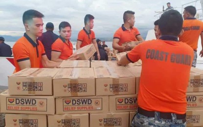 <p><strong>HELP FOR MINDANAO.</strong> Philippine Coast Guard in Western Visayas (PCG 6) personnel on Sunday (Nov. 3, 2019) help transport family food packs from the Department of Social Welfare and Development in Western Visayas (DSWD 6) to areas of Mindanao affected by the recent earthquakes. Government agencies and student organizations in Iloilo have also initiated relief operations for the Mindanao quake victims. <em>(Photo courtesy of Mareicar Labinghisa)</em></p>